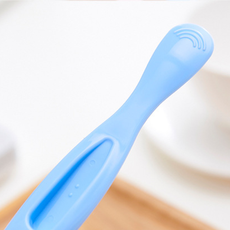 Discover the perfect feeding solution for your little one with our adorable feeding spoon set for babies! Featuring a convenient teether on one end, this spoon set not only makes mealtime fun but also helps soothe teething discomfort. Shop now from babyfairy.pk for a delightful feeding experience!