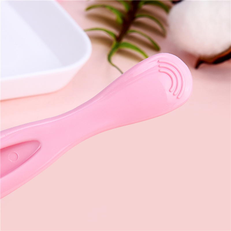 Discover the perfect feeding solution for your little one with our adorable feeding spoon set for babies! Featuring a convenient teether on one end, this spoon set not only makes mealtime fun but also helps soothe teething discomfort. Shop now from babyfairy.pk for a delightful feeding experience!