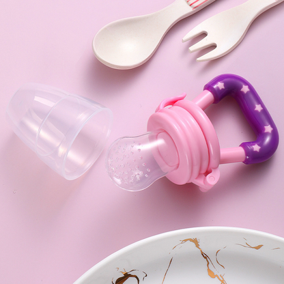 Baby fruit feeder pacifier with fresh fruit chunks - ideal for safe and enjoyable feeding experiences. Perfect for introducing solid foods to infants.